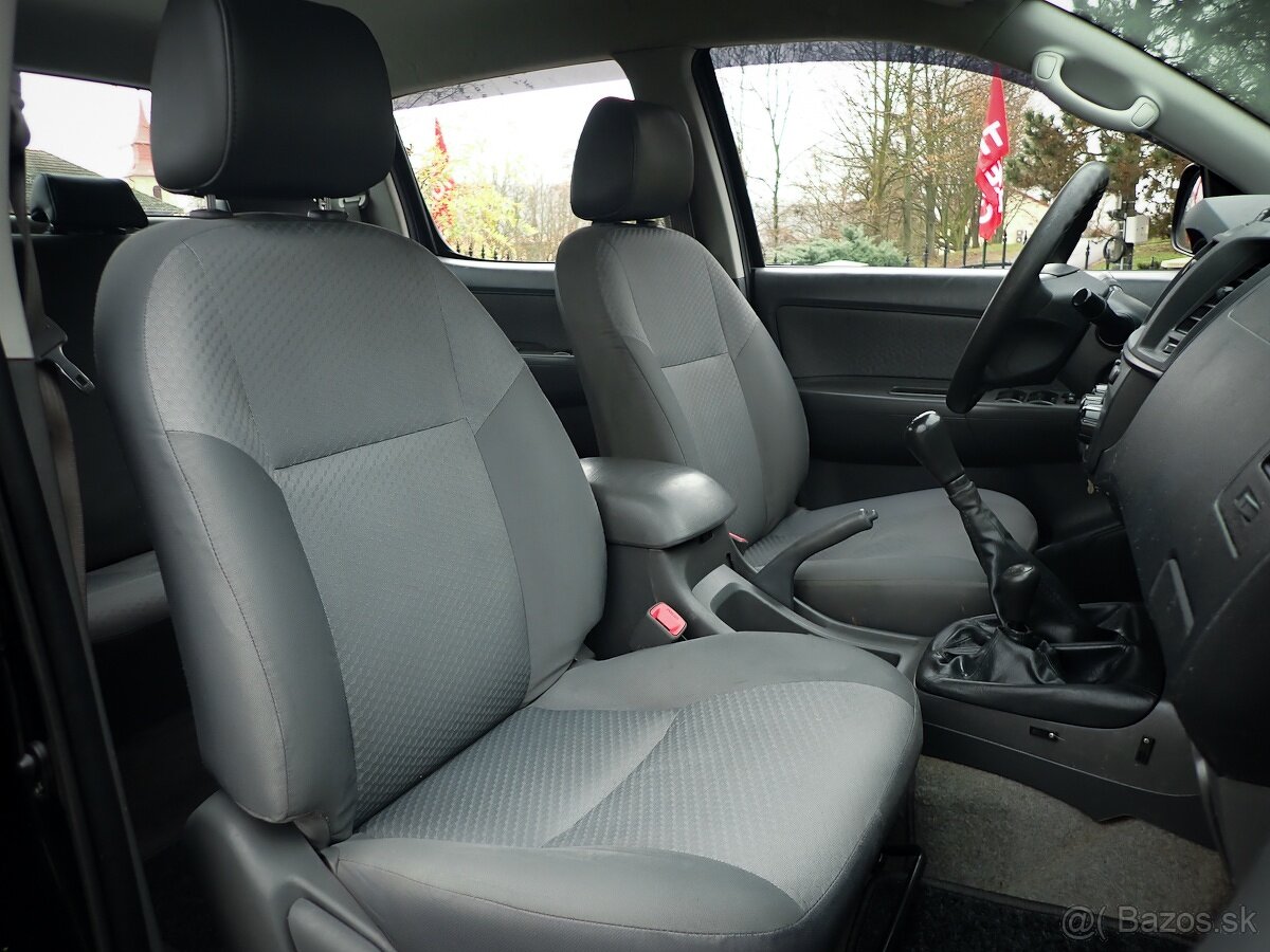 TOYOTA HILUX 2.5 D-4D 4x4 2014 - 173tis km- LED, ŤAŽNE, STK - 12