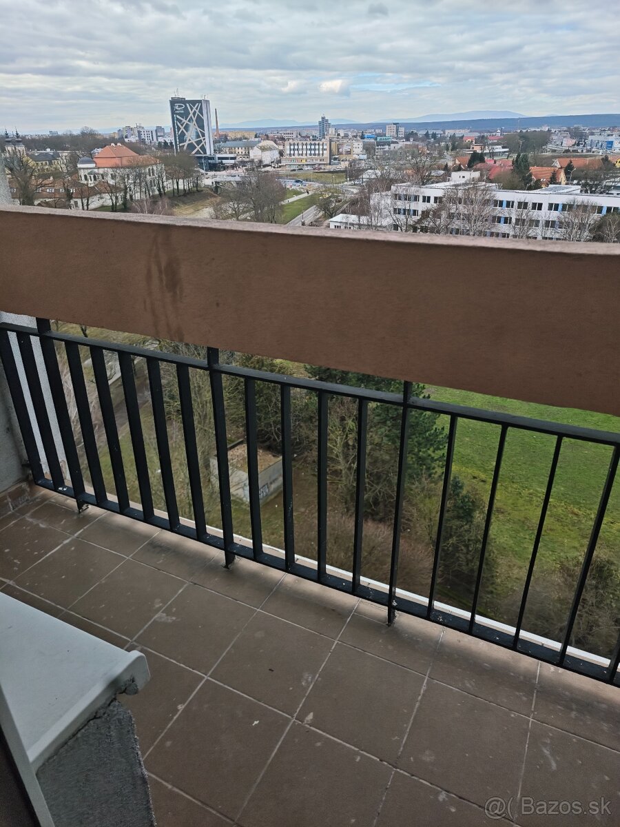 Predám 2. izbový byt s balkónom - 12