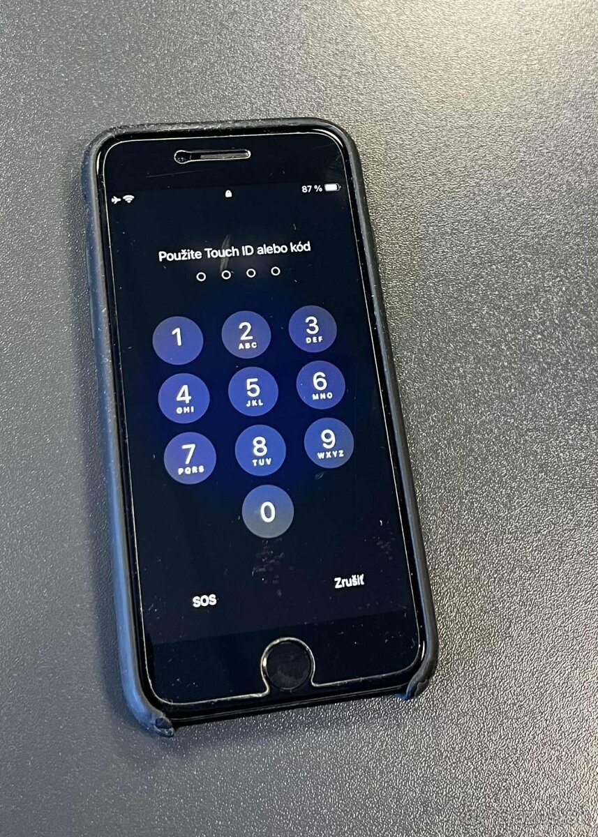 iPhone SE, Black 128GB - 12