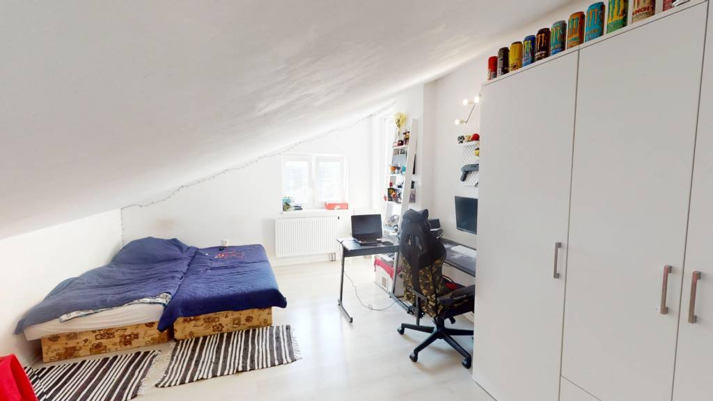 Rodinný dom na pozemku 2200m² s možnosťou ďalšej výstavby (K - 12