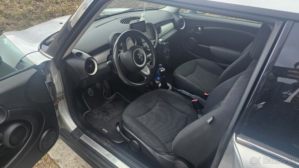 Mini One R56 - 1,4 benzín - vymením za väčšie - 12