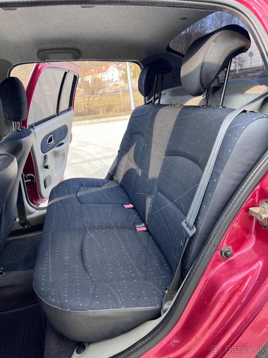 Renault CLIO THALIA - 12