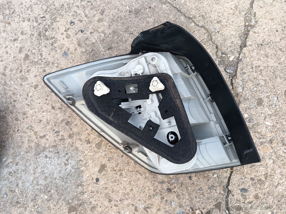 Predam na Opel astra H predne a zadne svetla - 12