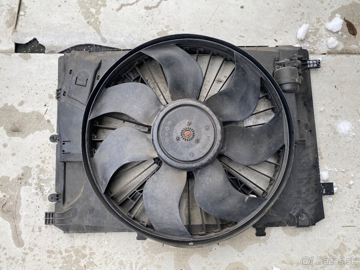 ŠKODA NÁHRADNÉ DIELY KAROSÁRSKE - 12