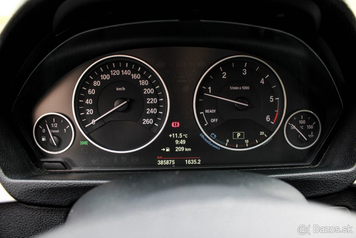 BMW Rad 3 Touring 320d A/T 135kW - 12