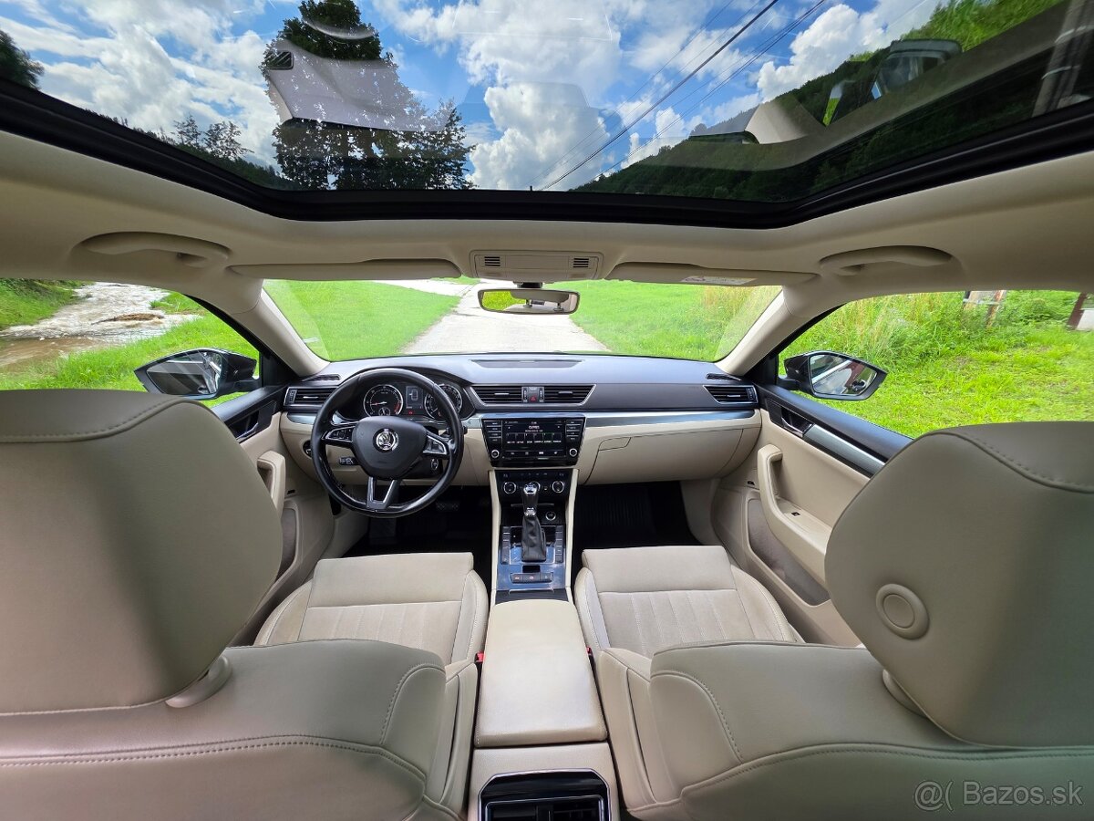 Skoda Superb Combi 2.0TDI DSG - 12