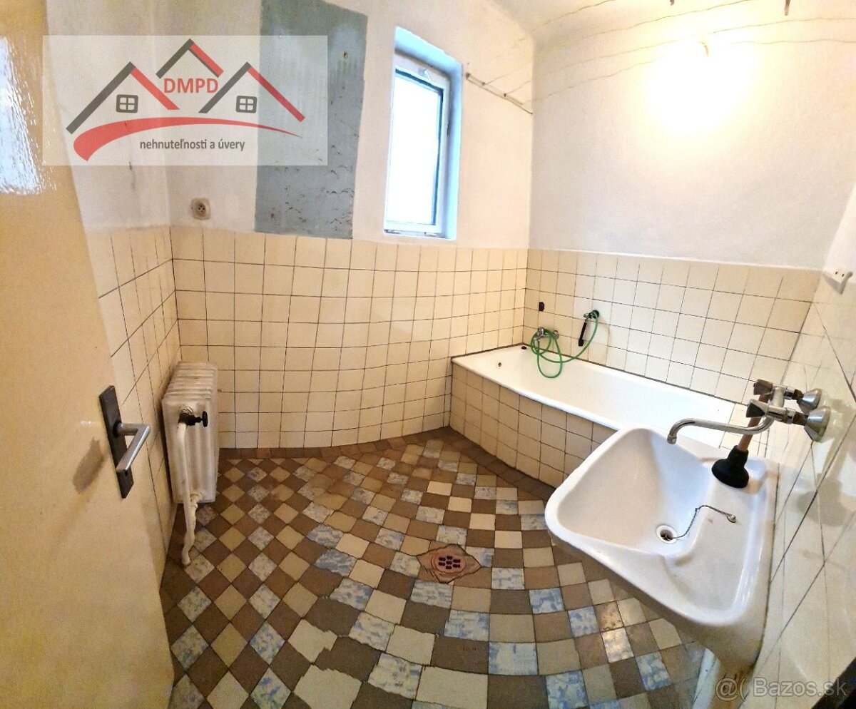 Ponúkame Vám na predaj rodinný dom v obci Nitrianske Rudno. - 12