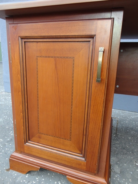 Kancelársky drevený stôl - 12