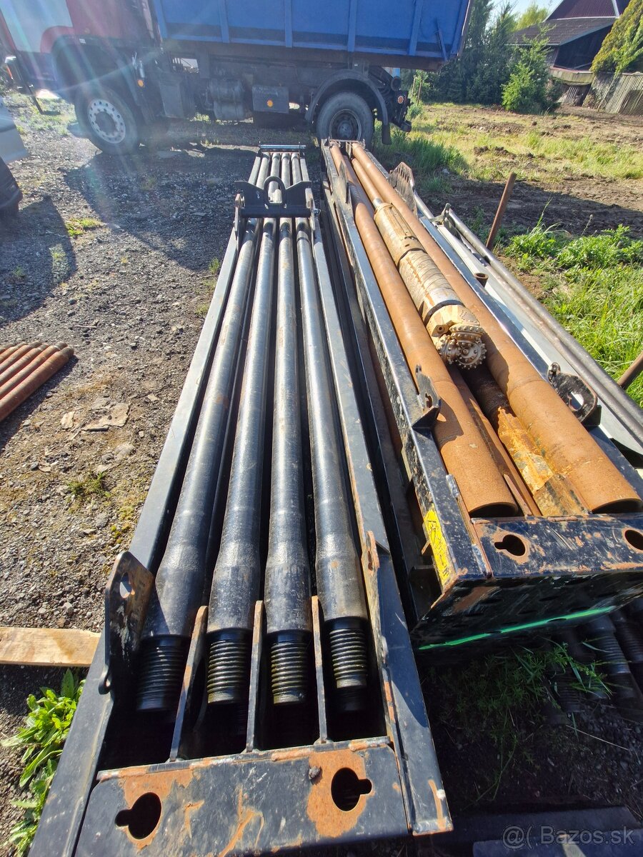 riadeny pretlak Ditch witch AT60 na skalní podvrty - 12