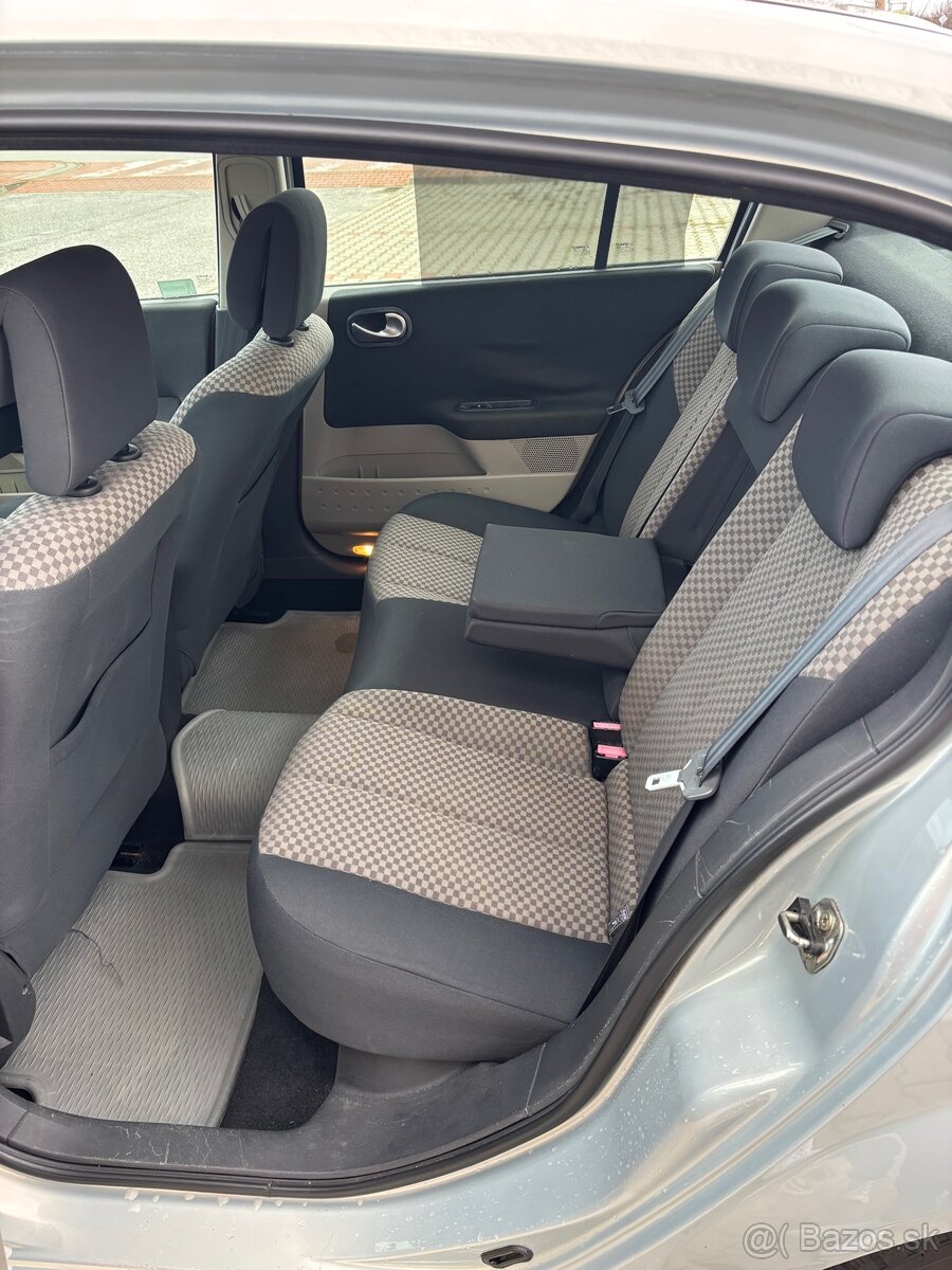 Renault Megane 2 1.4 16v 72kW - 12