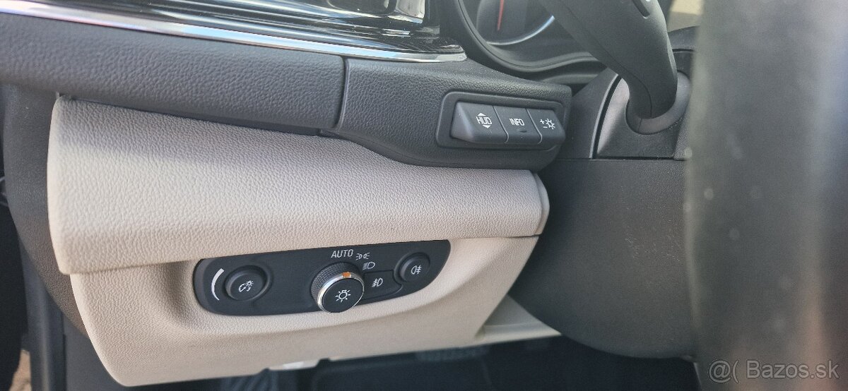 Opel Insignia ST 2.0 CDTI S S Innovation AT8 - 12