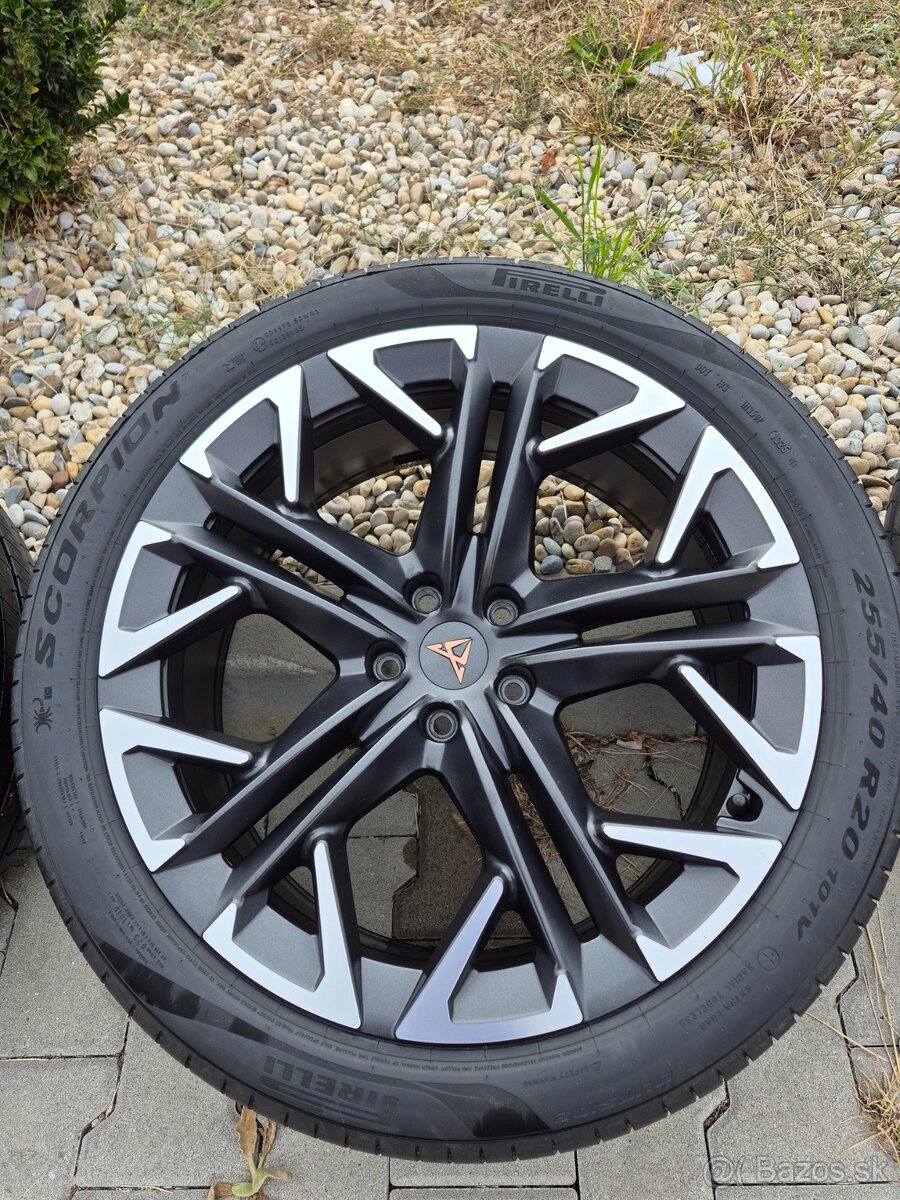 Predam - CUPRA Hadron 20" + Pirelli 255/40R20 - 12