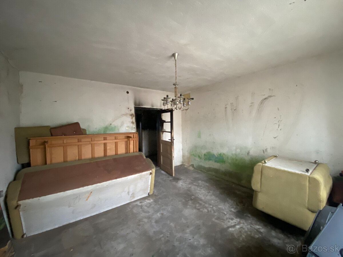 ZNÍŽENÁ CENA - PREDAJ Dom vhodný na kompletnú rekonštrukciu, - 12