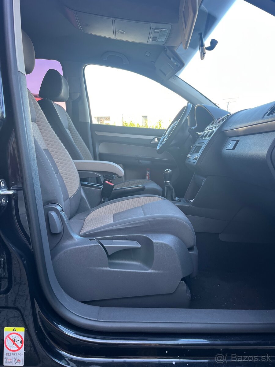 Volkswagen Touran Facelift Cross 1.9tdi - 12