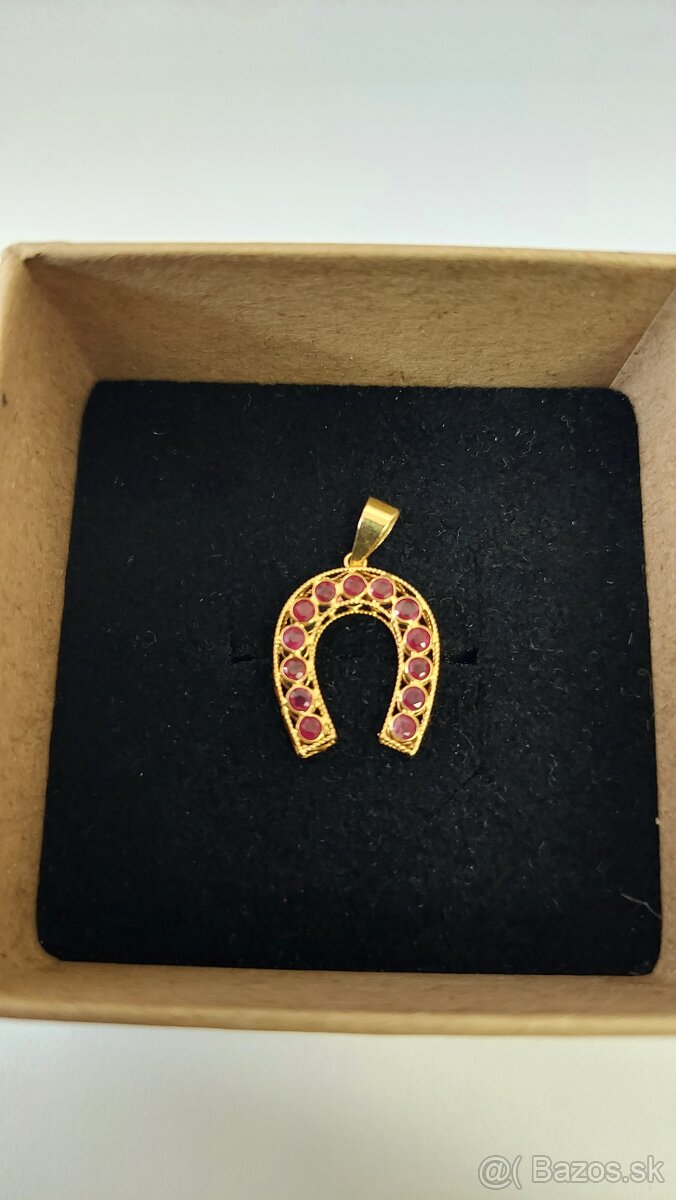 Zlatý prívesok so zafírmi a rubínmi - 12