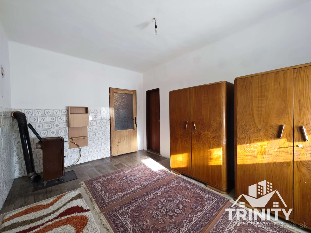 Na predaj poschodový 5-izbový rodinný dom v obci Pribeta - 12