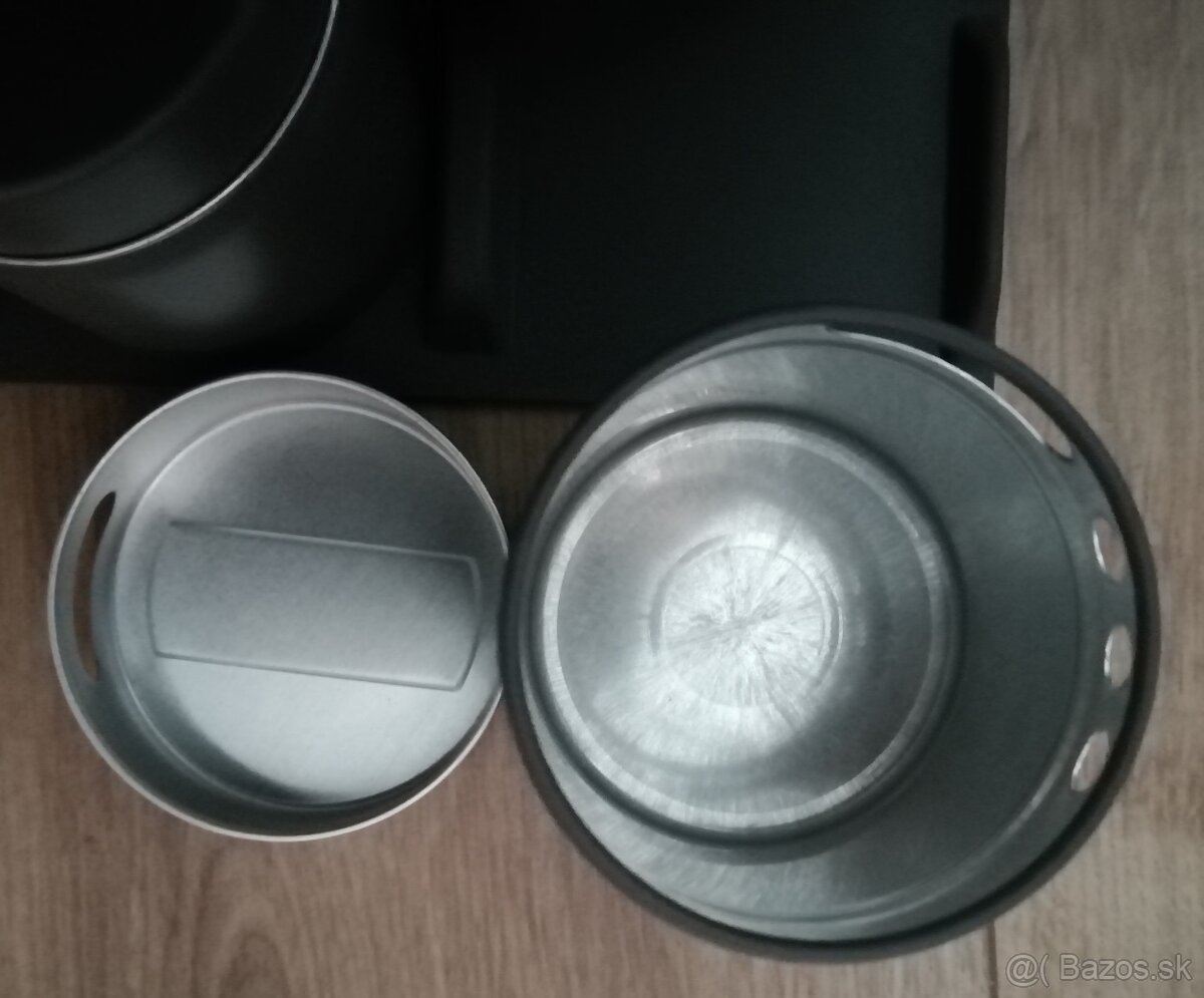 Nohy,Na sporak,Koreničky do zásuvky, Príborník do zásuvky - 12