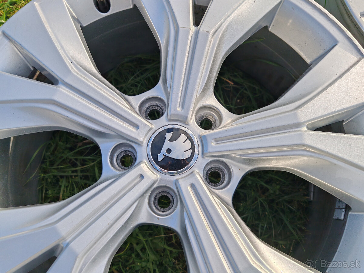 5x112 R18 7J ET45 Original Seat - 12