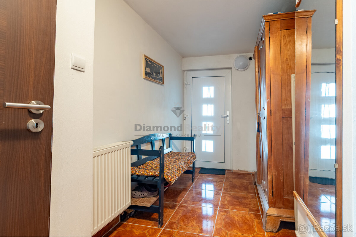 NA PREDAJ RODINNÝ DOM S 3 BYTOVÝMI JEDNOTKAMI, OBEC TELGÁRT - 12