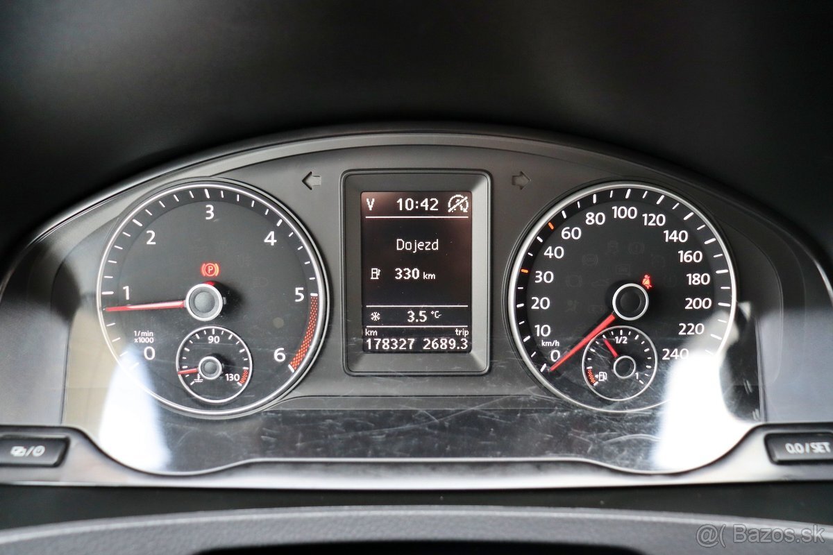 Volkswagen Transporter Caravelle 2.0 TDI - 12