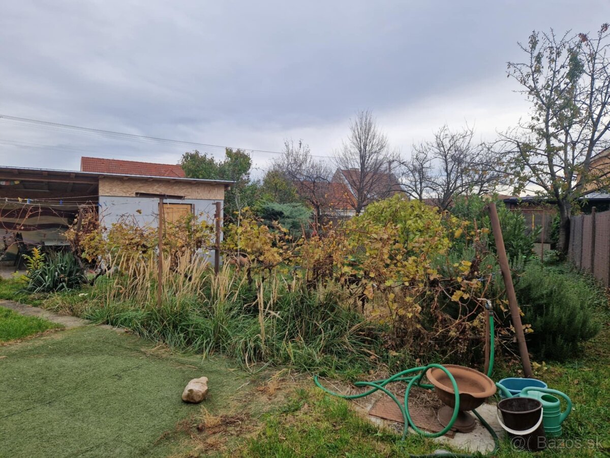 Cífer- ponúkame na predaj 4 izbový dom v Cíferi. - 12