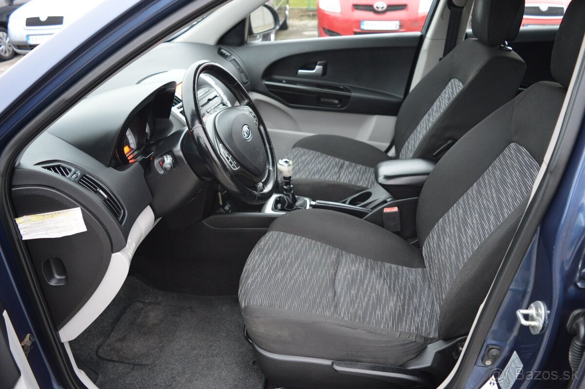 Kia Ceed 1,6CRDi 85kW EX Slovenské STK 6/2027 klíma - 12