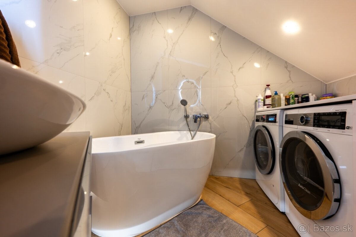 Exkluzívna rodinná vila Bošáca - 12