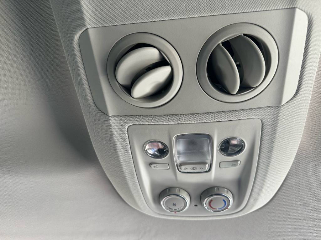 Prenájom Citroën Jumpy SpaceTourer - 12