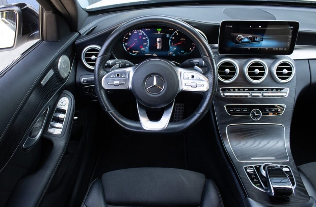 Mercedes-Benz C 200 Combi z roku 2020 - 12