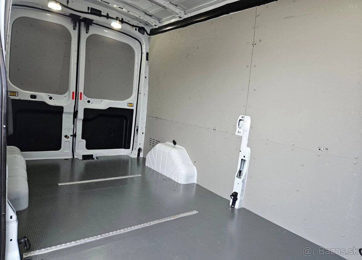 Ford transit L3H2 2.0 TdCi 131 - ročnik 2020 - 12