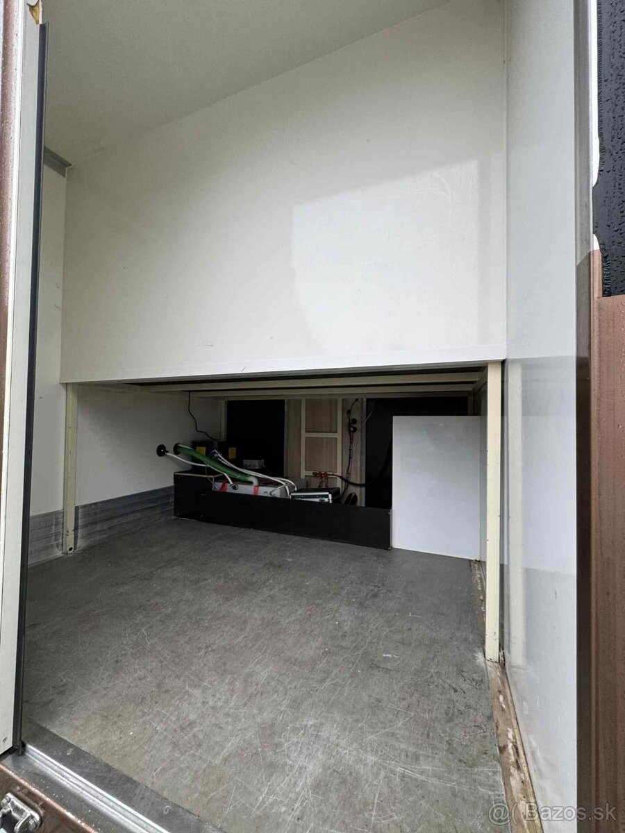 Obytný automobil Iveco - 12