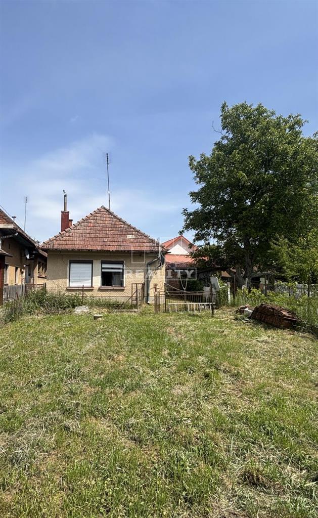 VIDIECKY RODINNÝ DOM NEDAŠOVCE NA POZEMKU 1501 m2 - 12