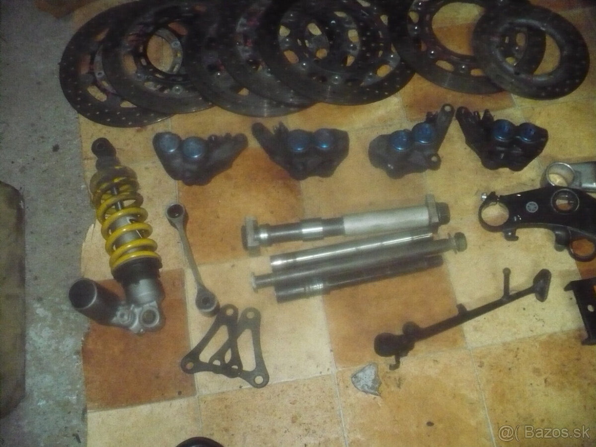 Yamaha YZF 600 R6 r. 99- díly - 12