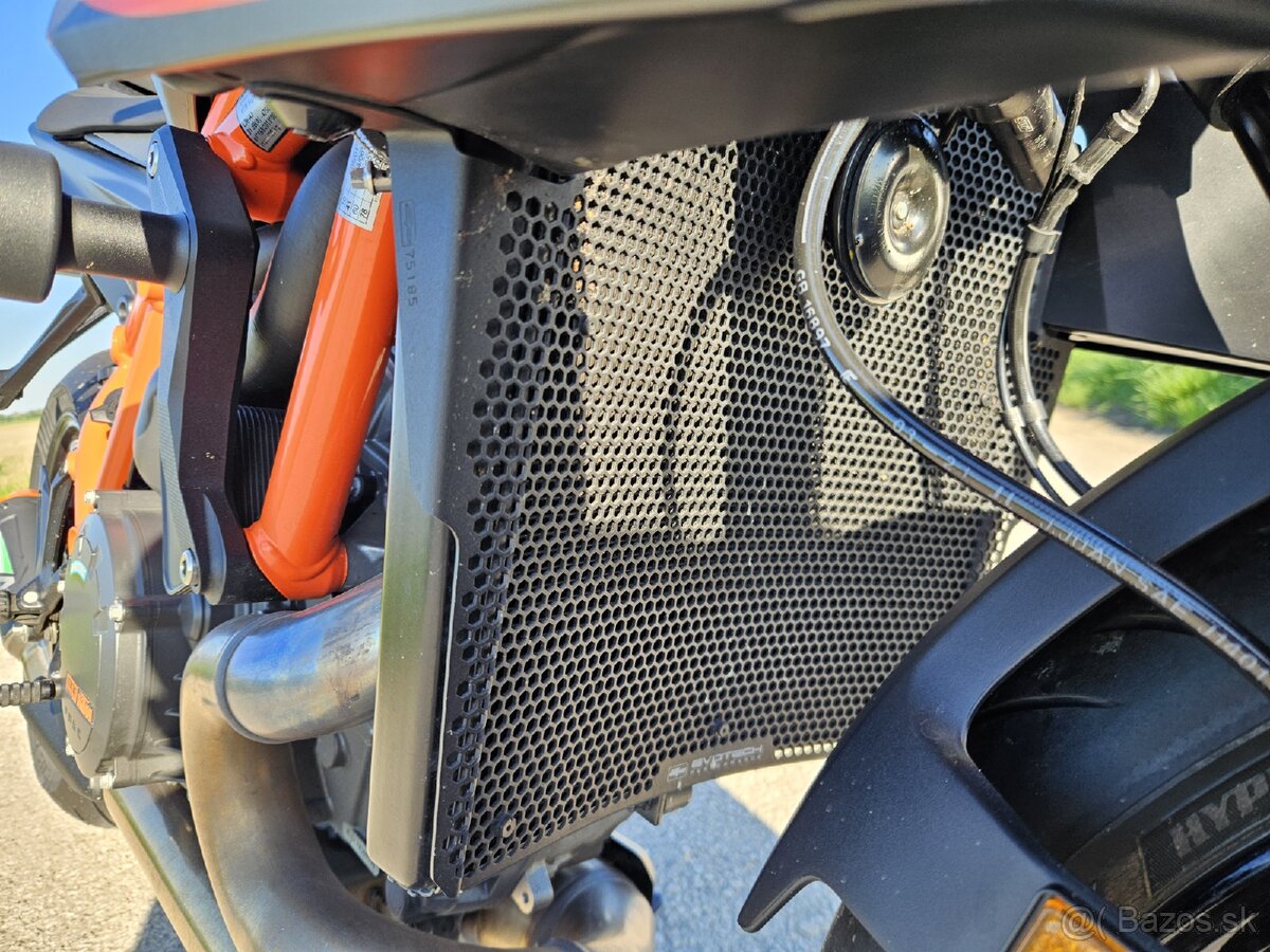 KTM SuperDuke 1290R - 12