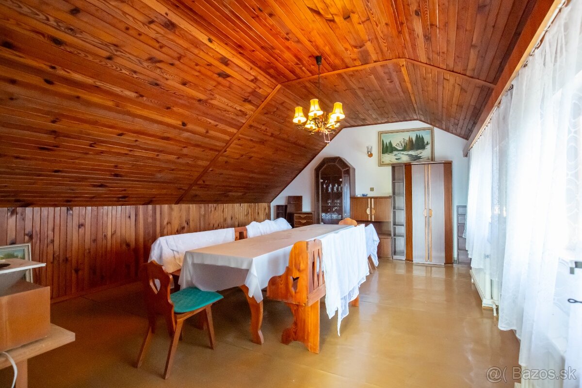 Väčší 5-izbový RD v obci ŠENKVICE, pozemok 824 m2 - 12