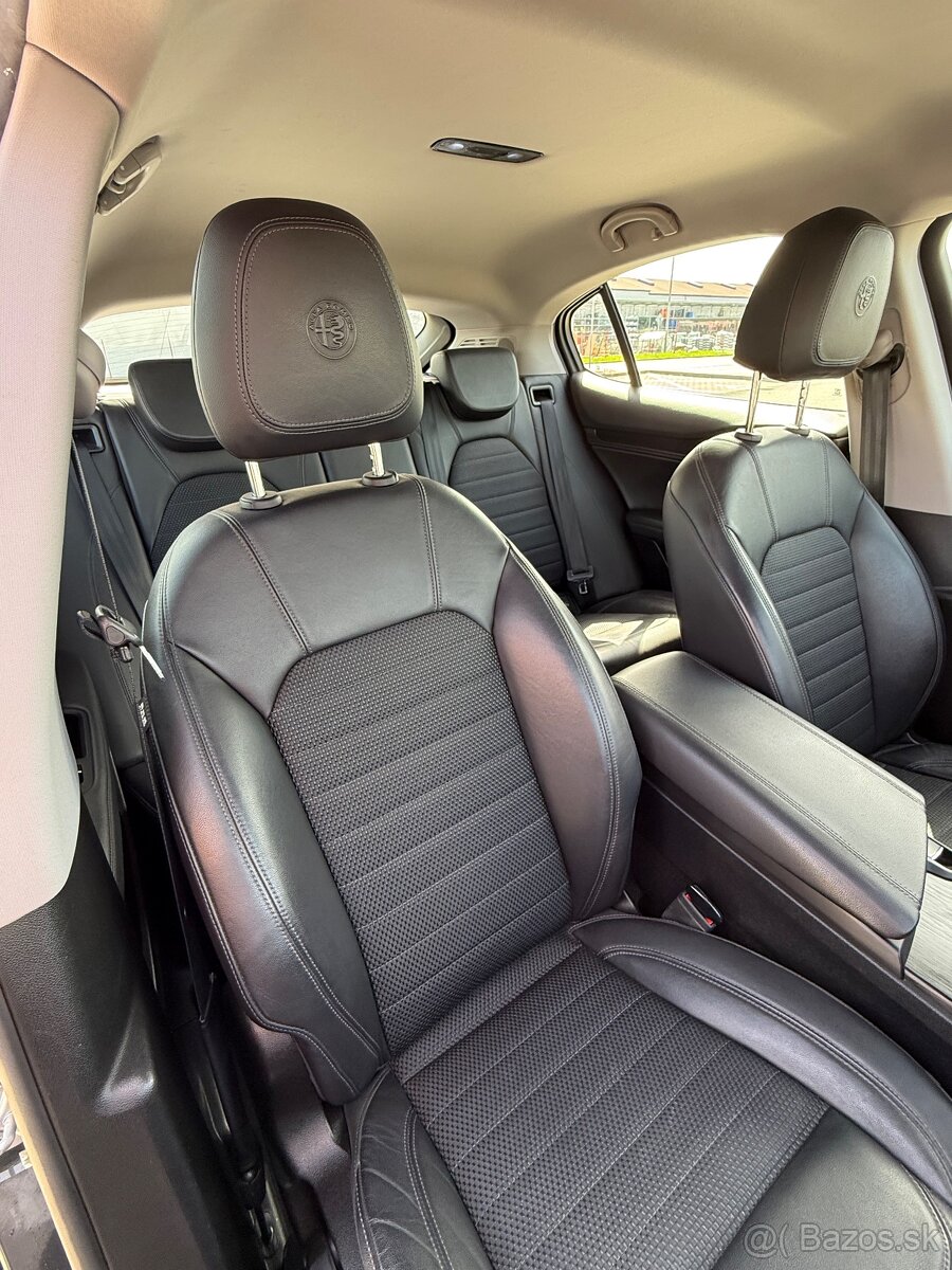 Alfa Romeo Stelvio 2.2 jtd 210 koni Q4 - 12