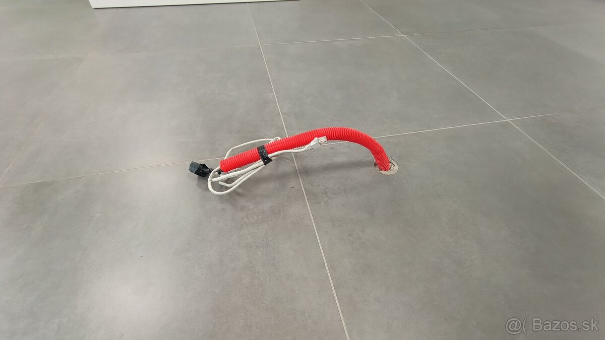 Na prenájom obchodné priestory v budove Orbis Nitra - 12