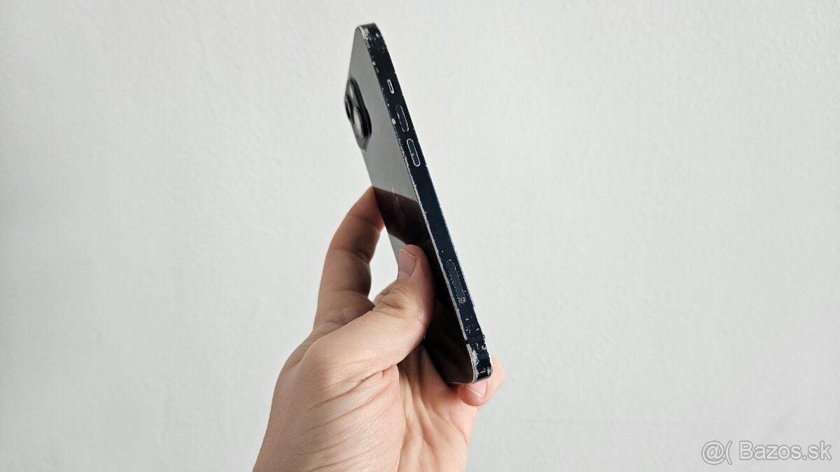 Škaredší Apple iPhone 13 tmavý 128GB - 12
