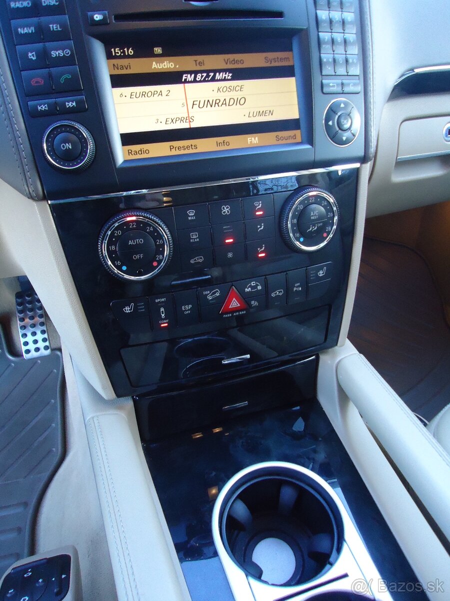 Mercedes-Benz ML trieda 63 AMG - 12