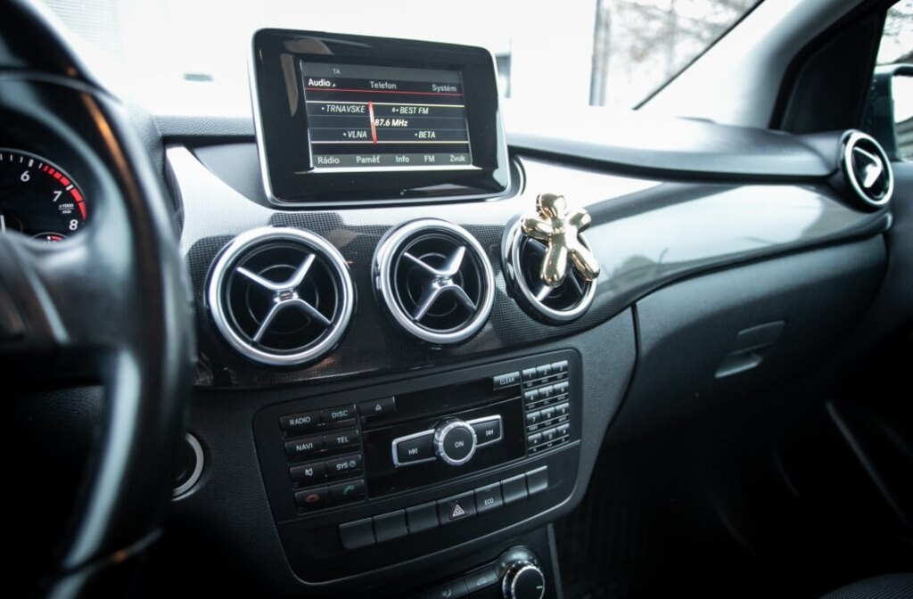 Mercedes Benz B trieda 180, 90KW 2013 - 12