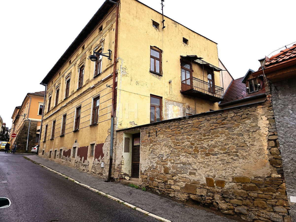 LEVOČA - historický dom v centre mesta - 12