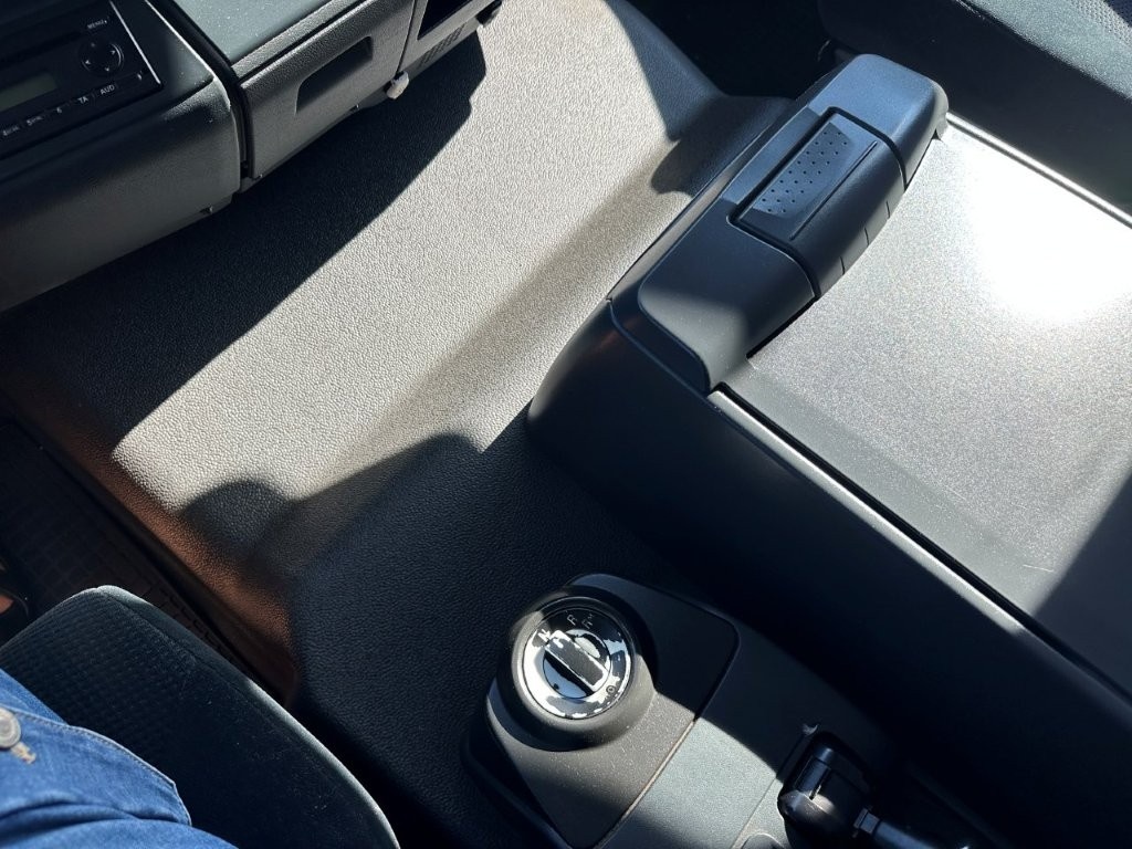 MAN TGM 18.290 se shrnovací plachtou a čelem - 12