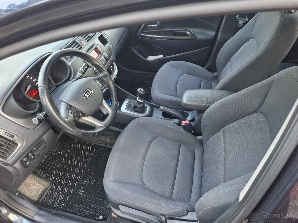 Kia rio 1.4i - 12