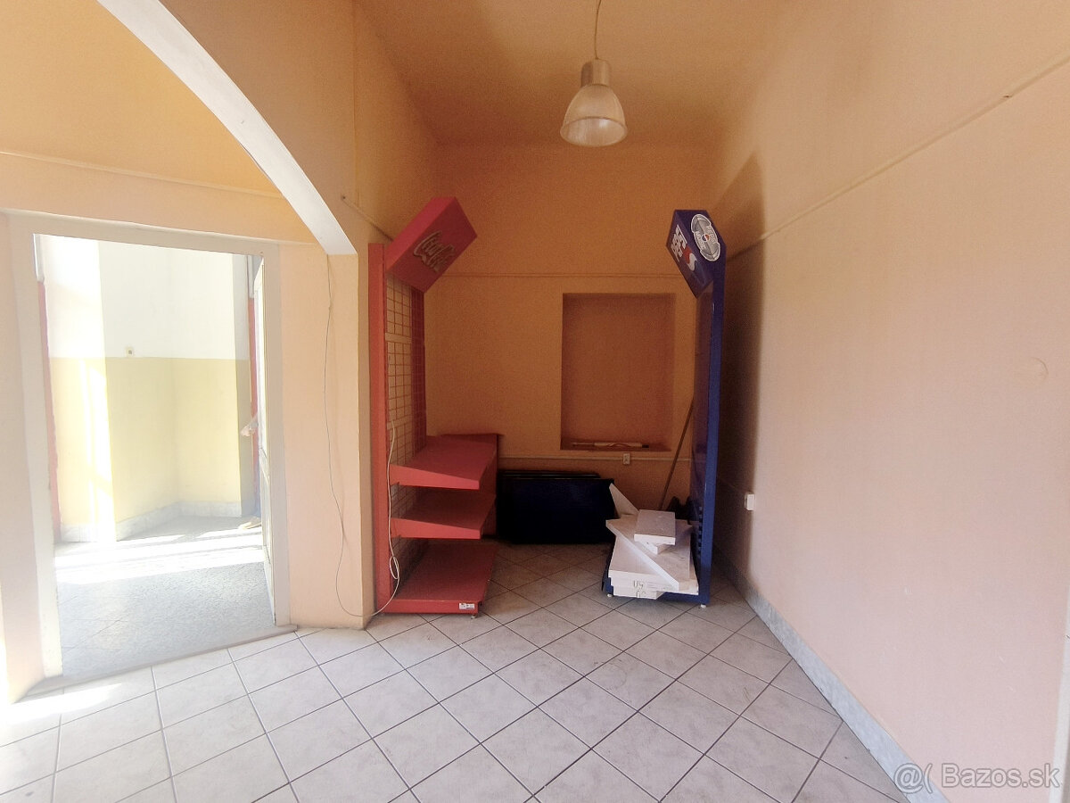 VÝHODNÁ INVESTÍCIA: ZAUJÍMAVÁ NEHNUTEĽNOSŤ VHODNÁ NA MNOHO V - 12