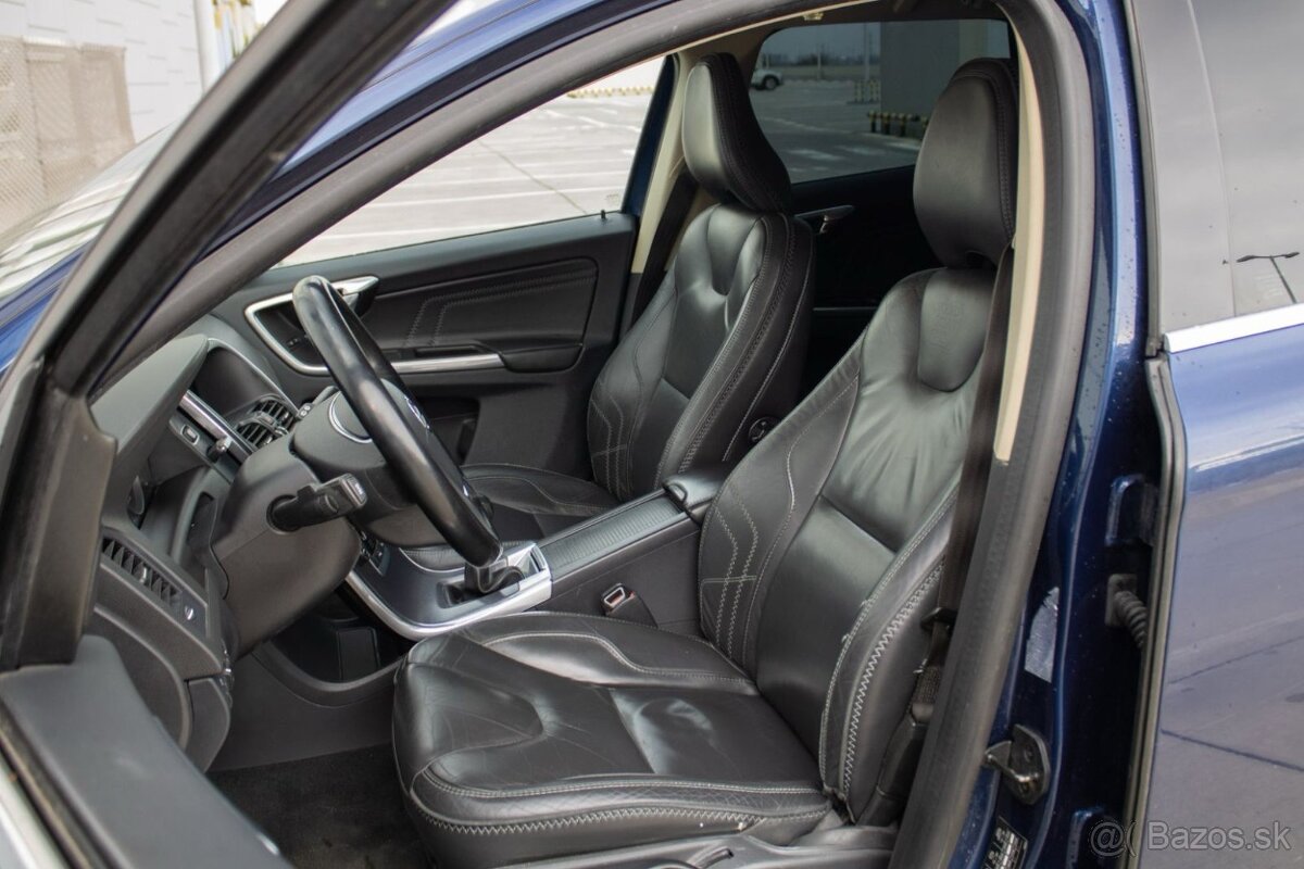 Volvo XC60 D5 AWD Momentum 4X4 - 12