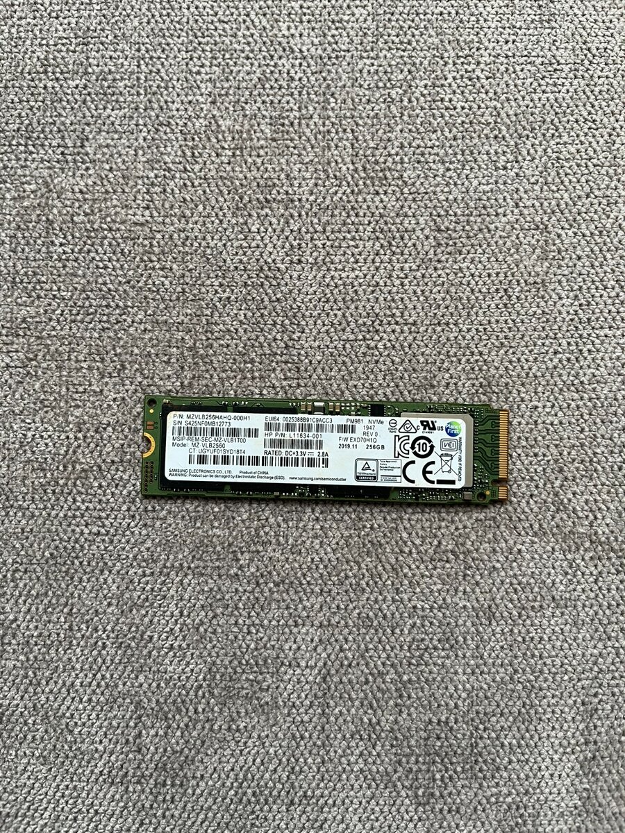 M.2 NVMe SSD Samsung / Intenso / WD / Patriot / Intel 256GB - 12
