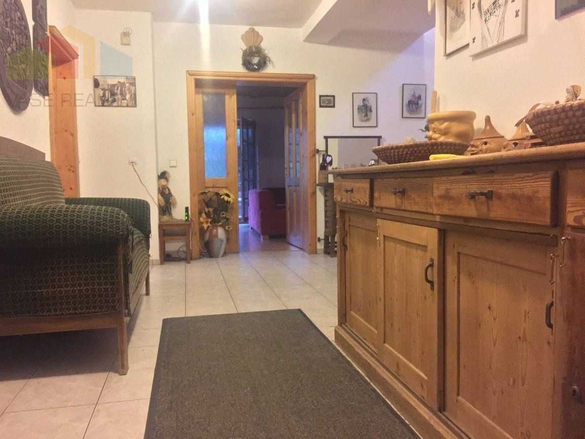 Rodinný dom 5+1 s dvojgarážou a pozemkom 2771 m², okres Doma - 12