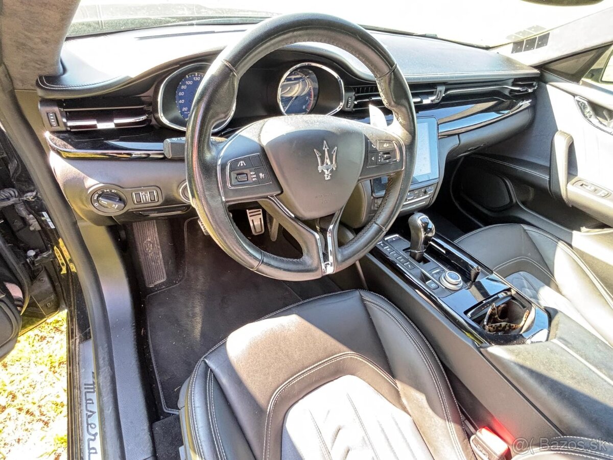 Maserati Quattroporte - 12
