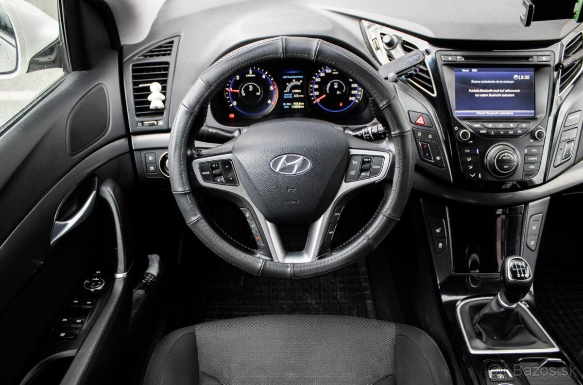 Hyundai i40 CW 1.7 CRDi, 100 kW (2015) - 12