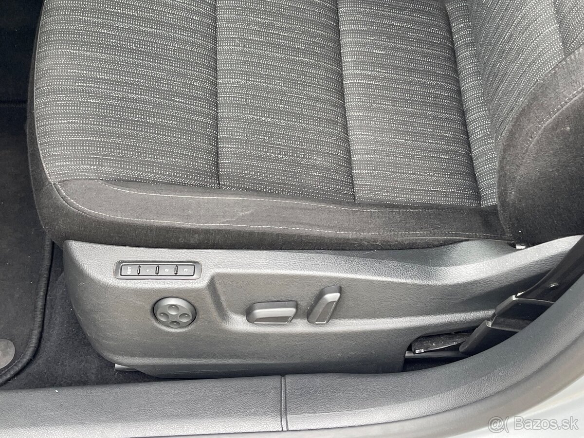 Škoda superb 2.0 TDi 103 kW M6 - 12